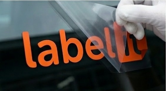 Transferfolie abziehen